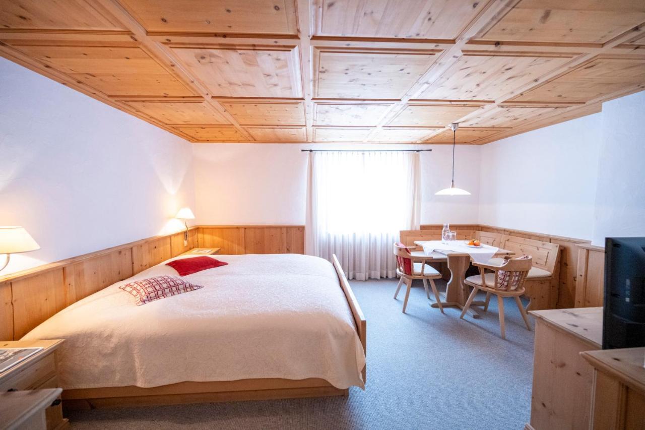Hotel Engiadina Скуоль Экстерьер фото