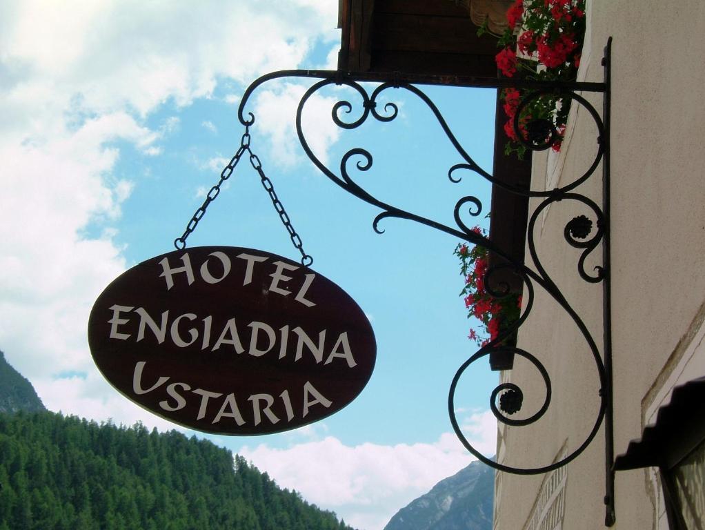 Hotel Engiadina Скуоль Экстерьер фото